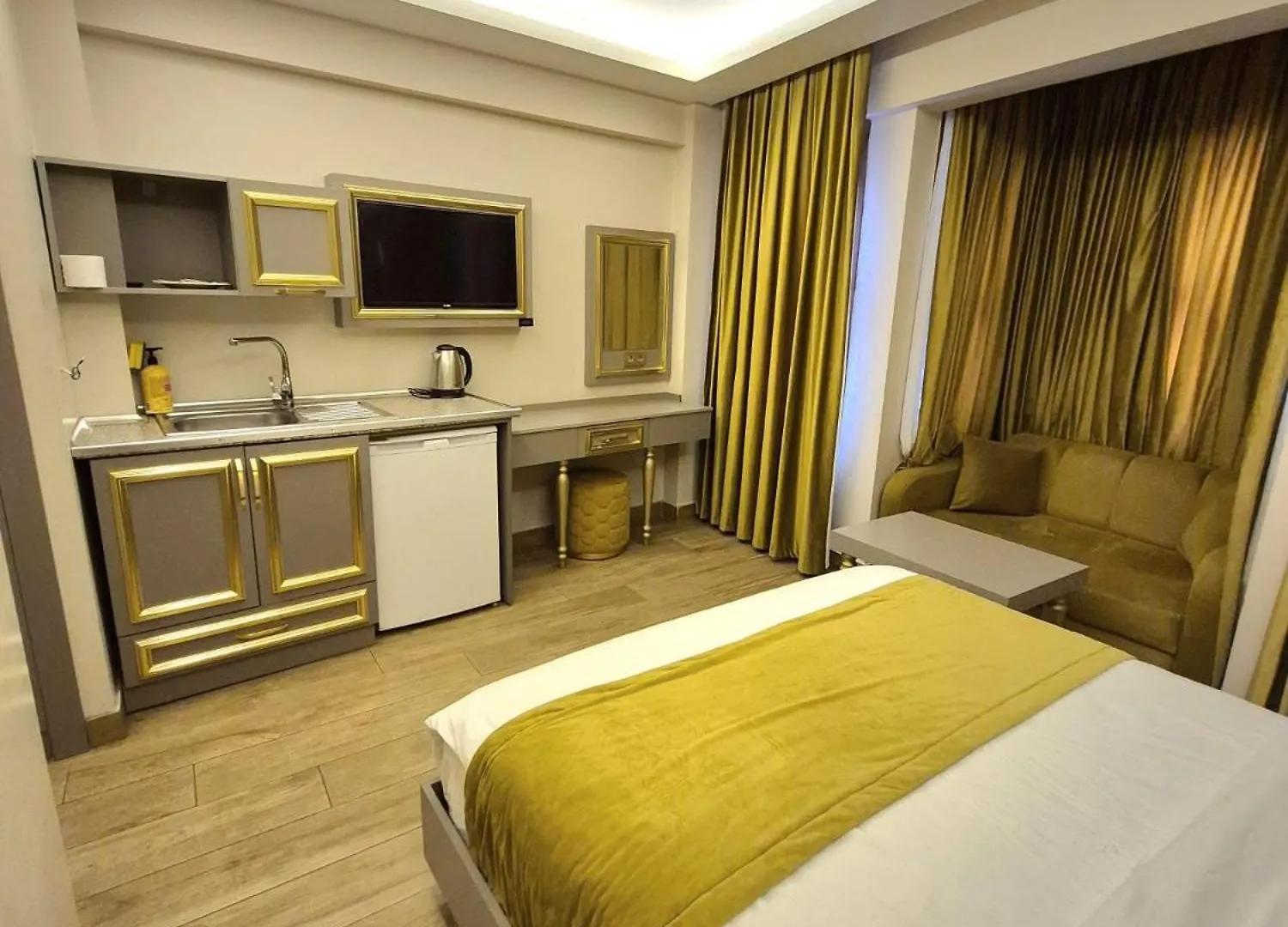 Hotel apartamentowy Taksim La Marino Hotel Stambuł Turcja