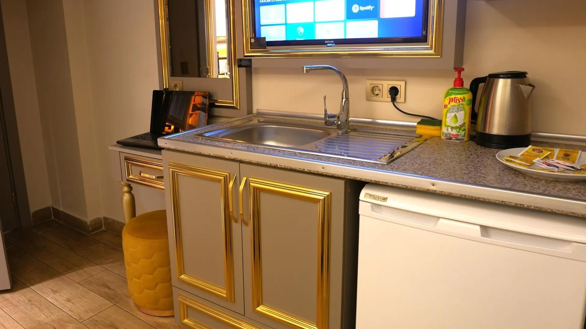 Taksim La Marino Hotel Istanbul 0*,