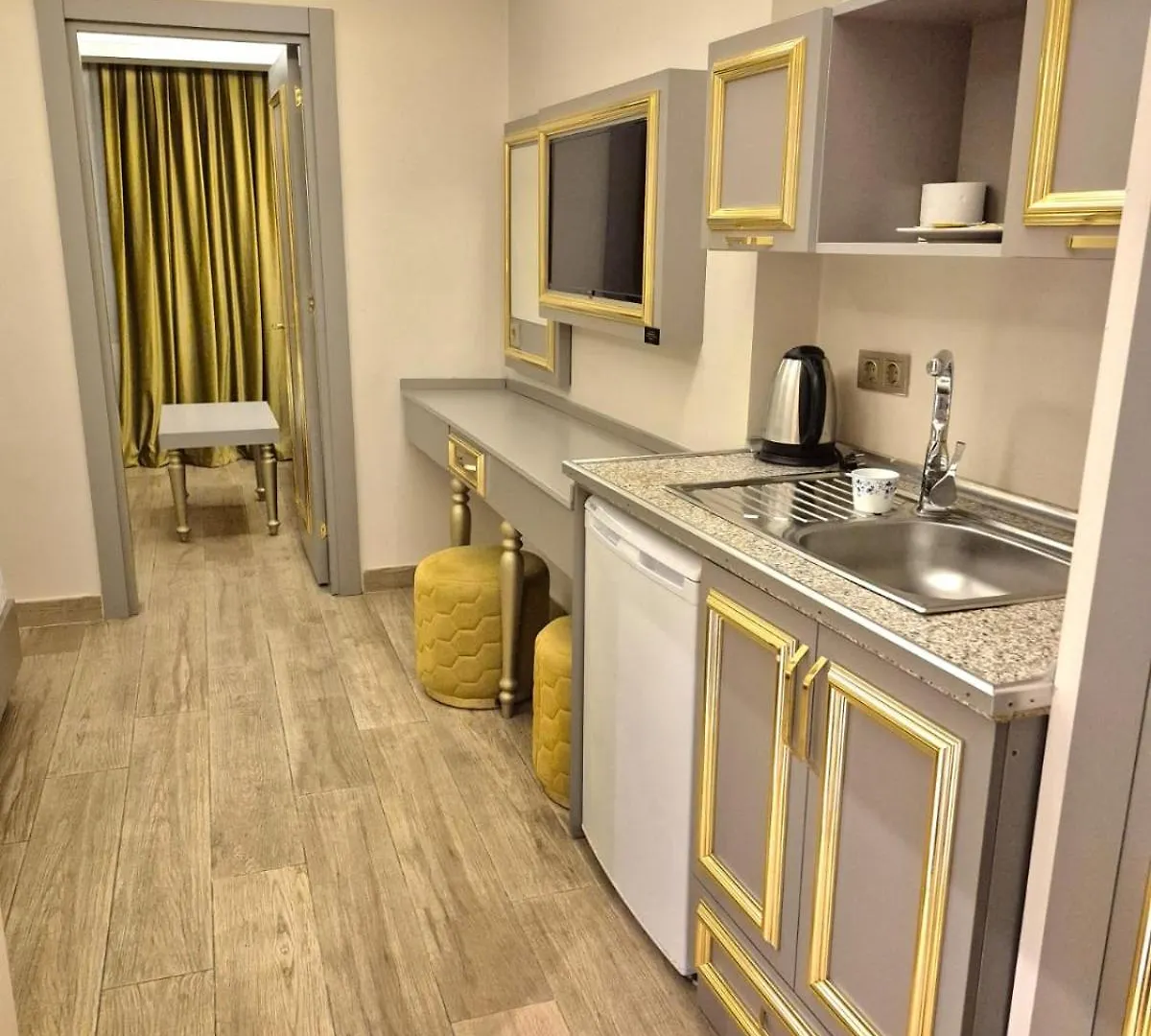 Taksim La Marino Hotel Istanbul 0*,