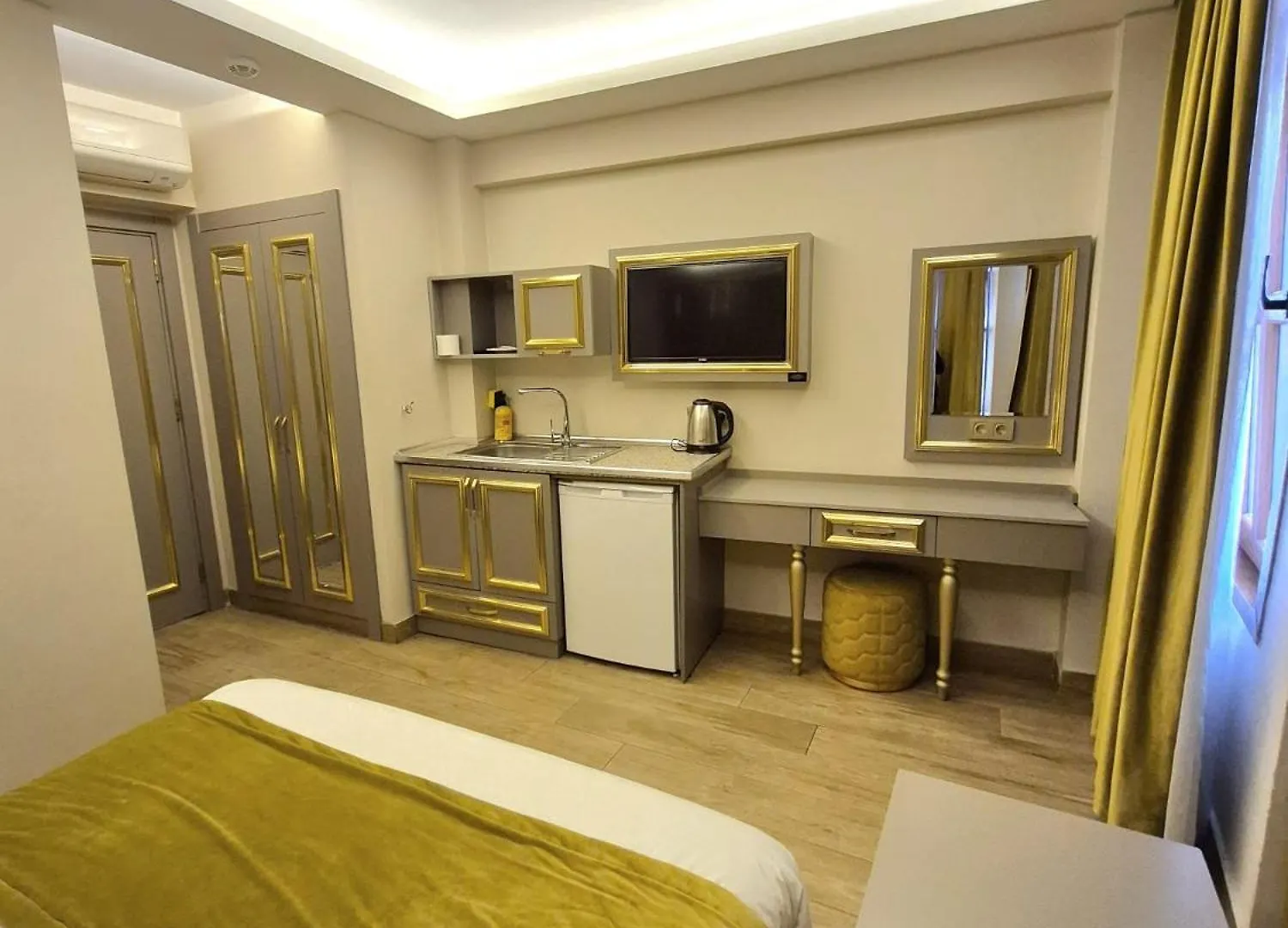 Taksim La Marino Hotel Istanbul 0*,  Turkey
