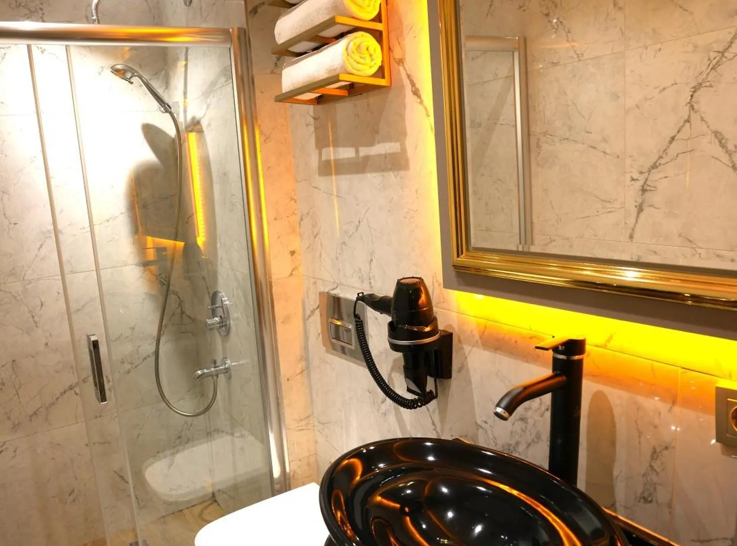 Taksim La Marino Hotel 이스탄불 0*,  터키